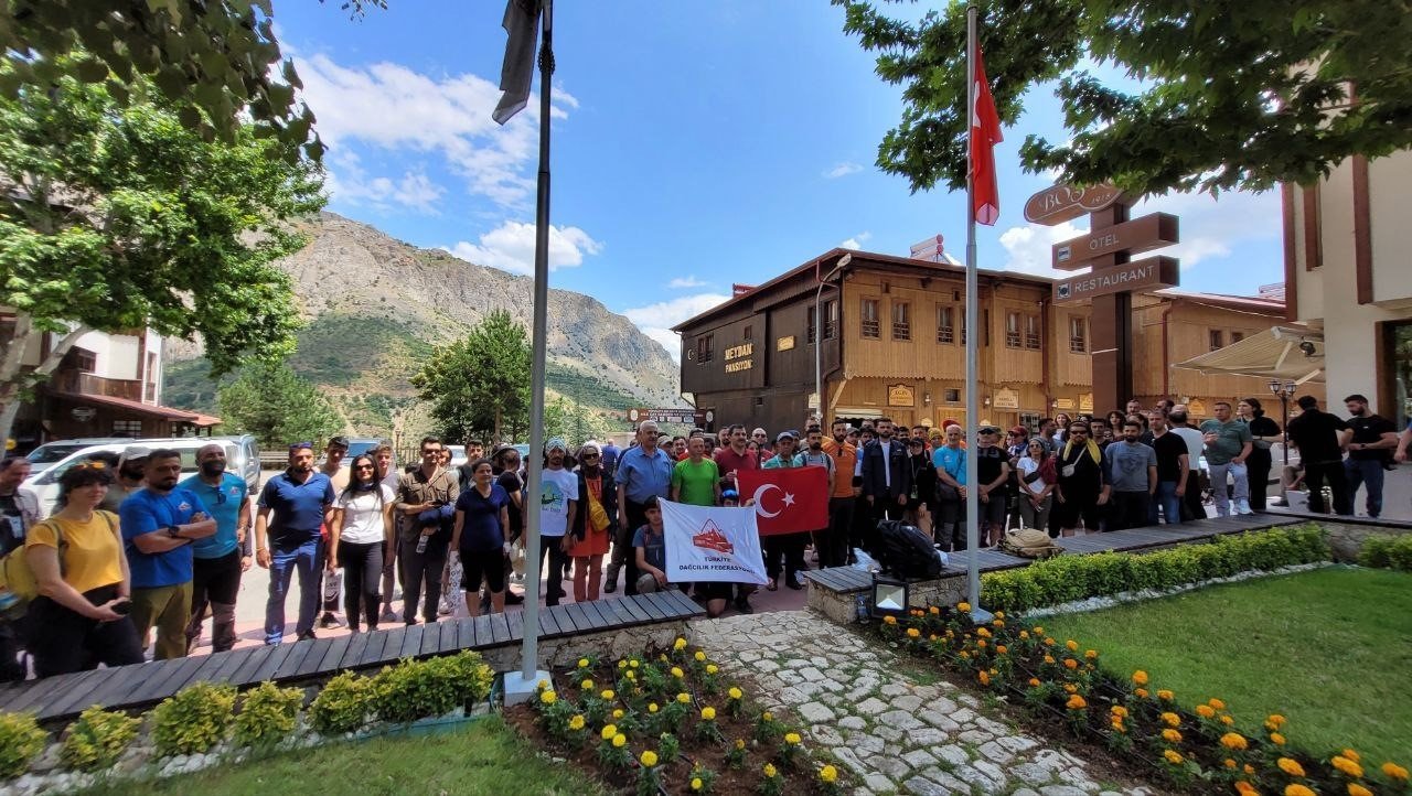 Dağcılık yaz eğitim kampı Kemaliye’de başladı