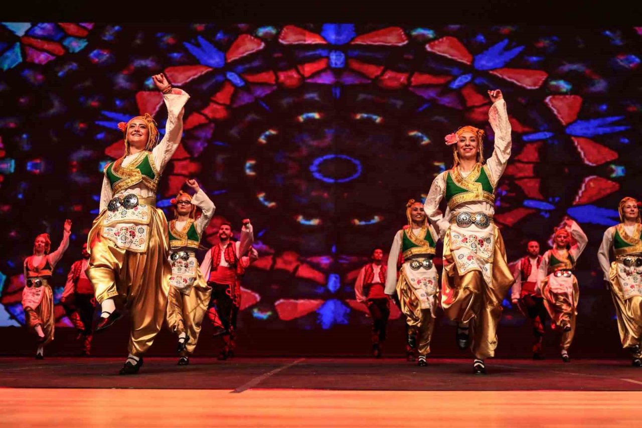 Büyükşehir Halk Oyunları Topluluğu için ’Hasat’ vakti