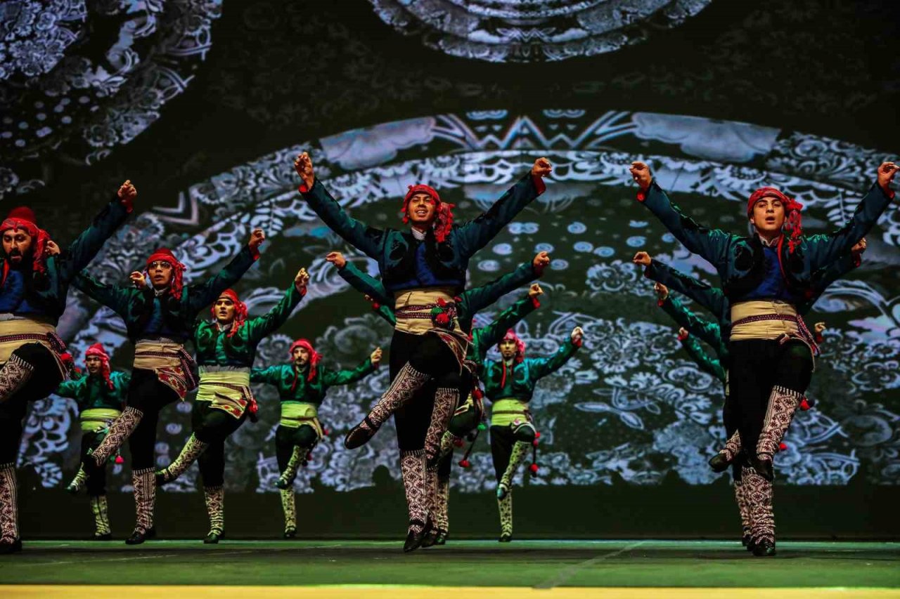 Büyükşehir Halk Oyunları Topluluğu için ’Hasat’ vakti