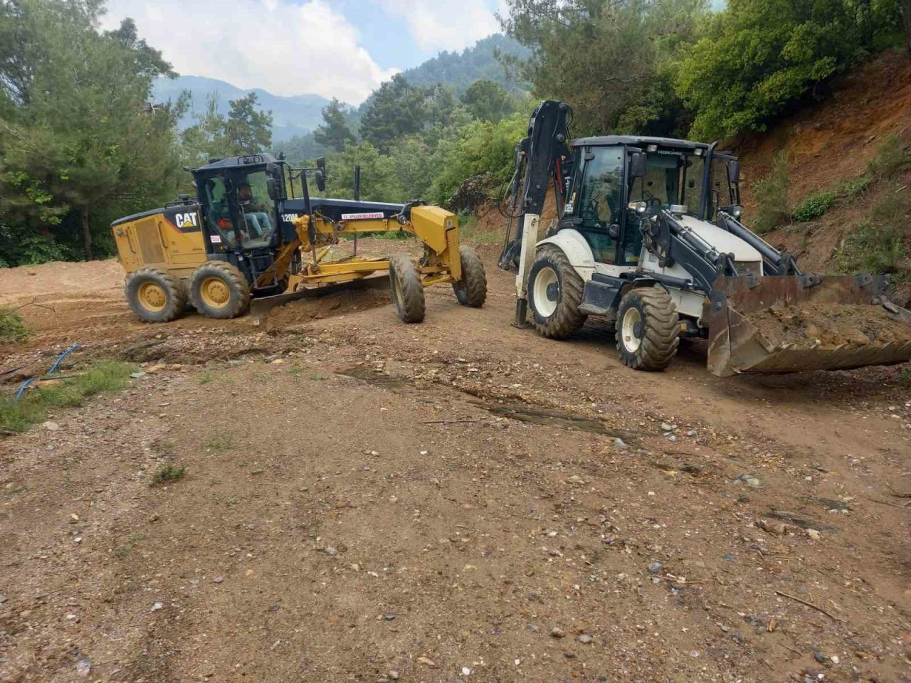 Efeler Belediyesi’nden kapanan yollara müdahale