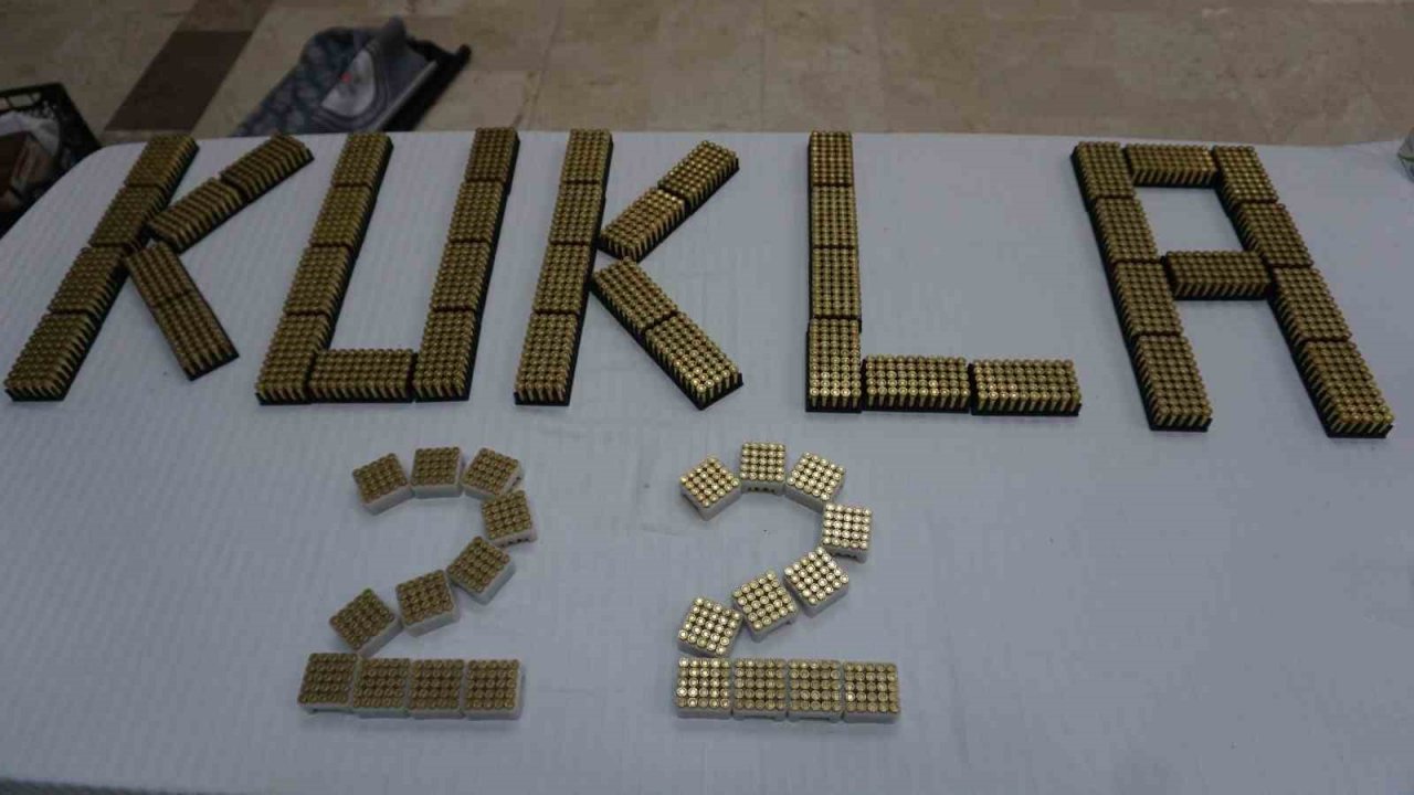 Edirne’de ruhsatsız silah operasyonu: Çıkanlar cephaneliği aratmadı