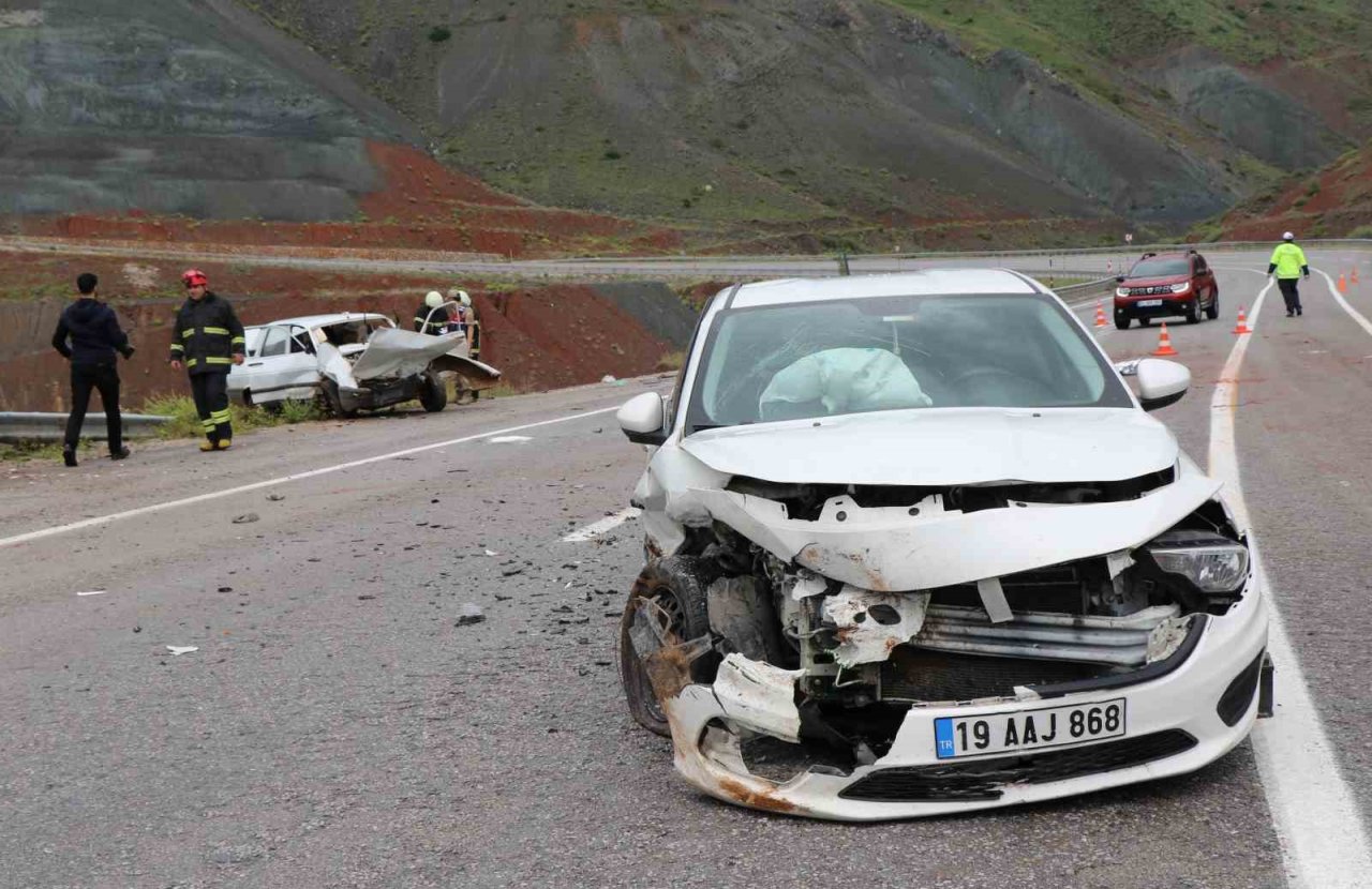 Erzincan’da trafik kazası: 2 yaralı