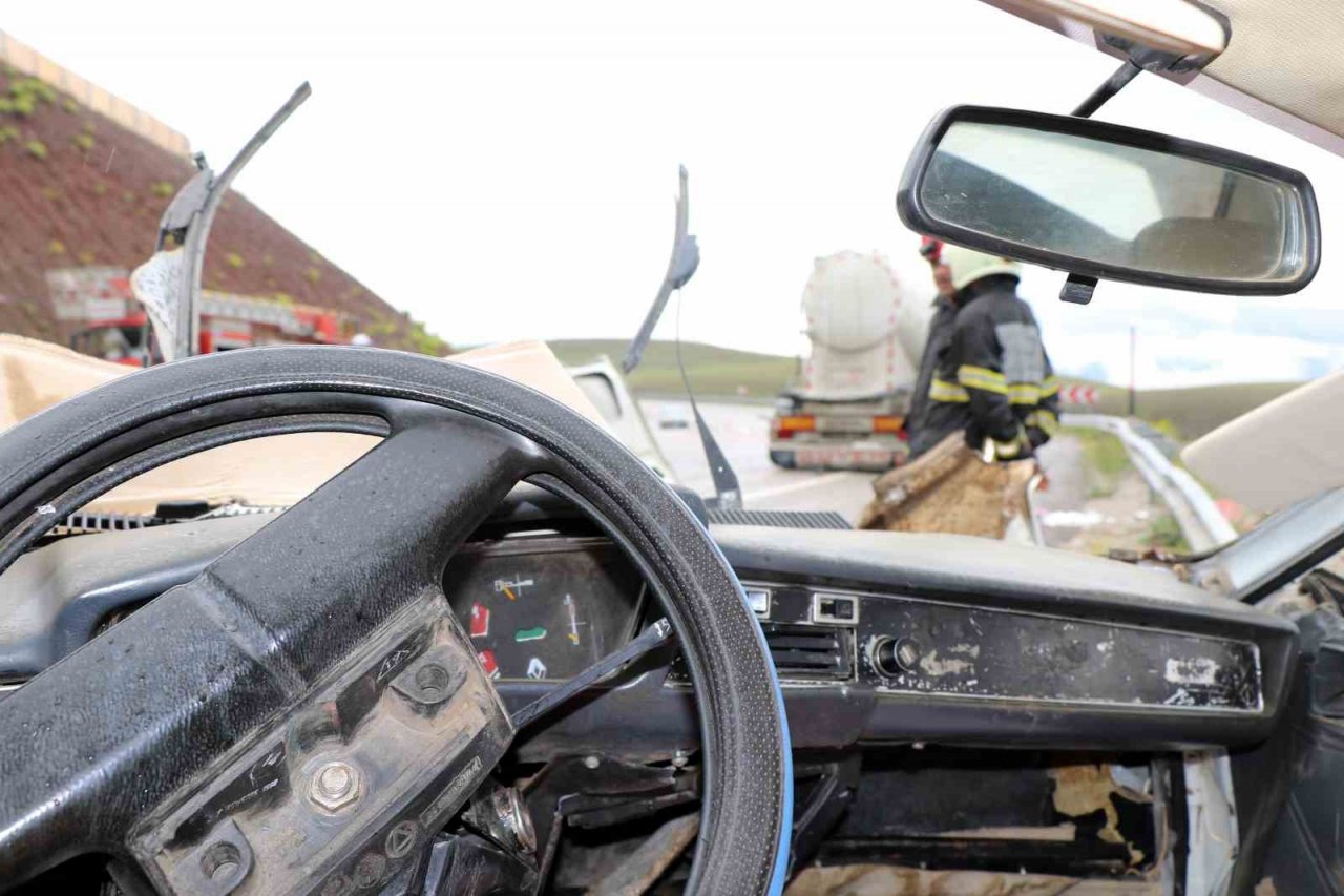 Erzincan’da trafik kazası: 2 yaralı