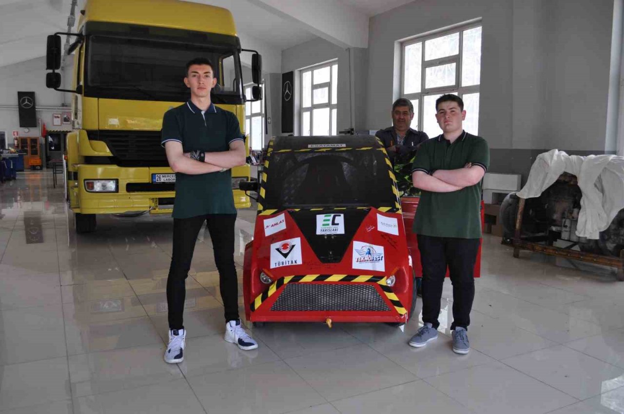 Geliştirdikleri elektrikli otomobil ile TEKNOFEST’te birincilik hedefliyorlar