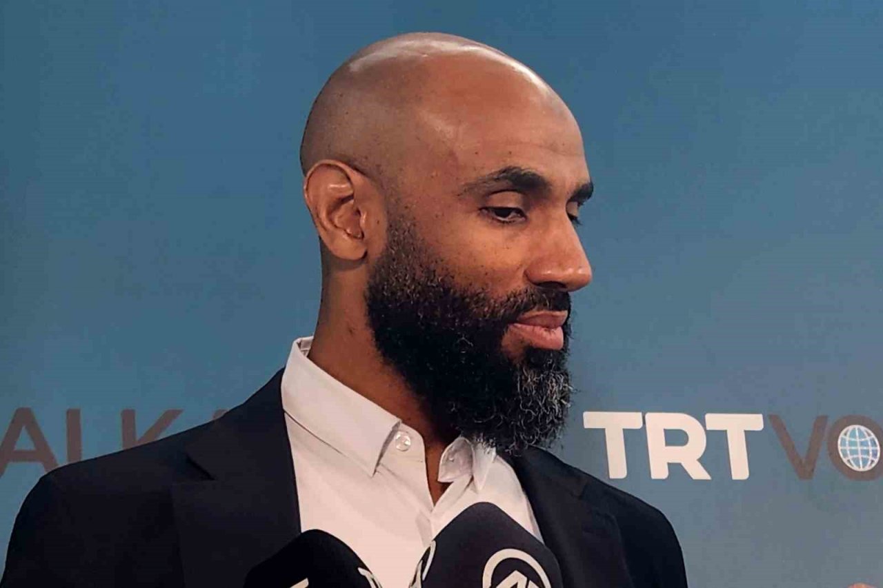 Frederic Kanoute: “Türkiye’de en çok futbola olan tutkudan etkilendim”