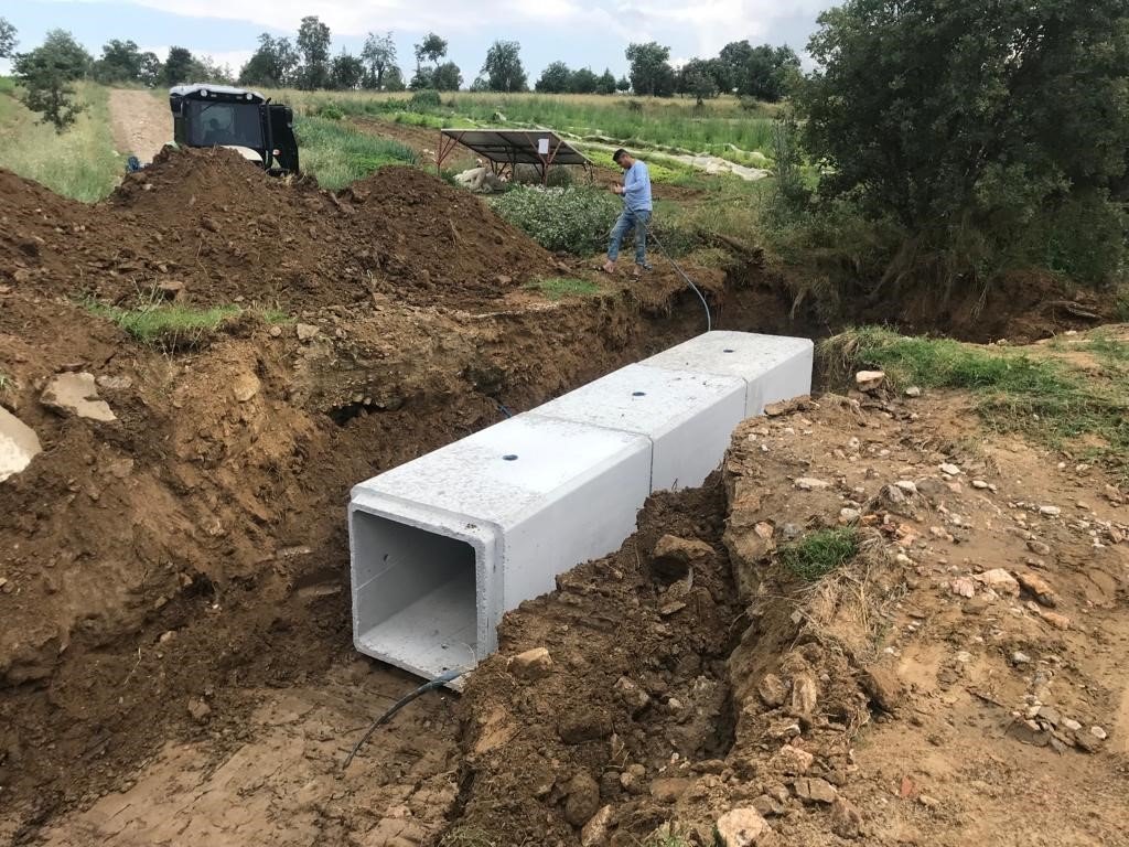 Eşme’de selden zarar gören yollar onarıldı