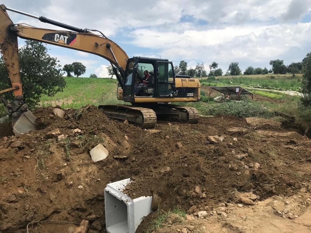 Eşme’de selden zarar gören yollar onarıldı