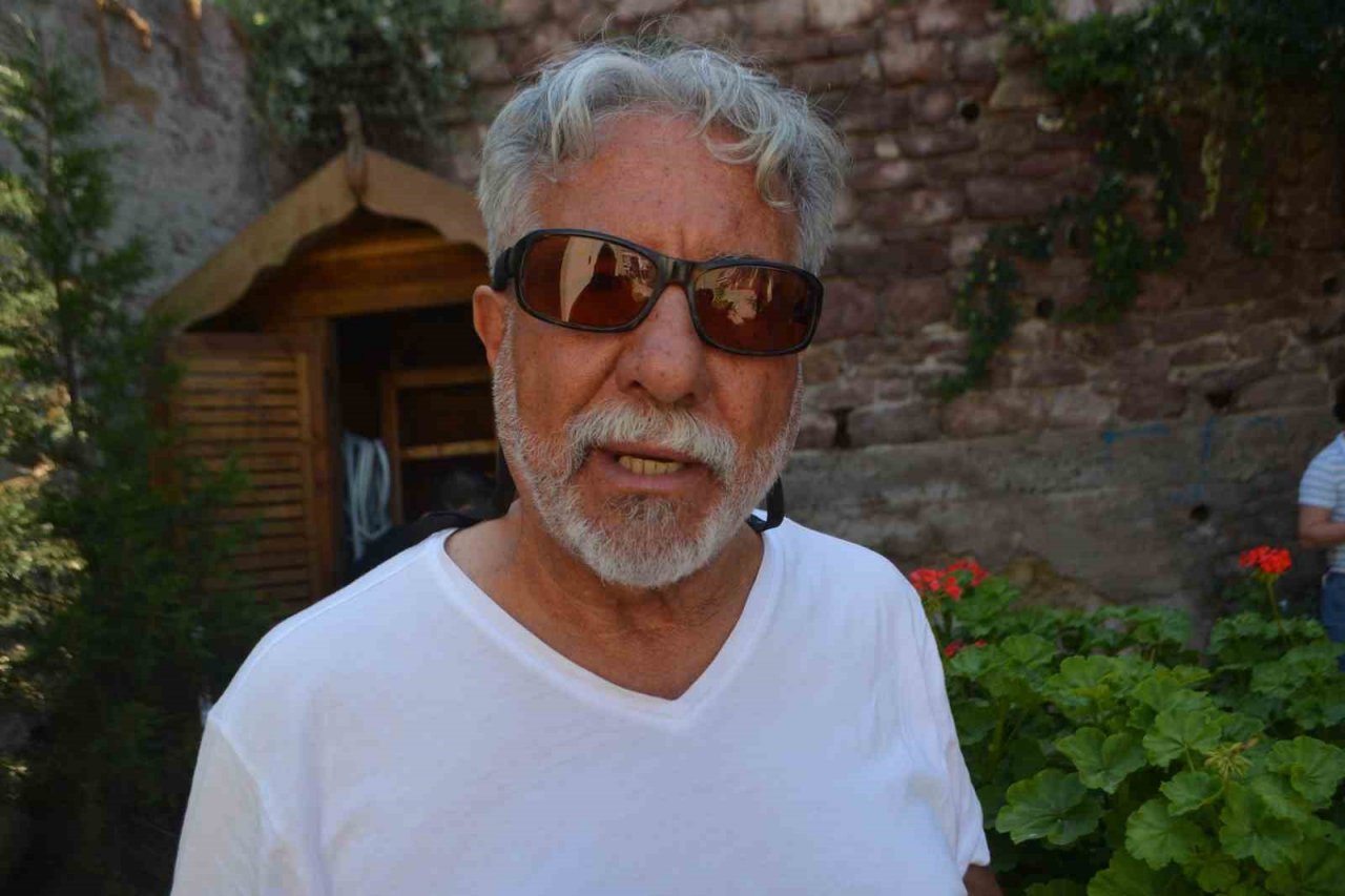 Ayvalık’ın Sakarya Mahallesi bahçesinde geleneksel kahvaltı