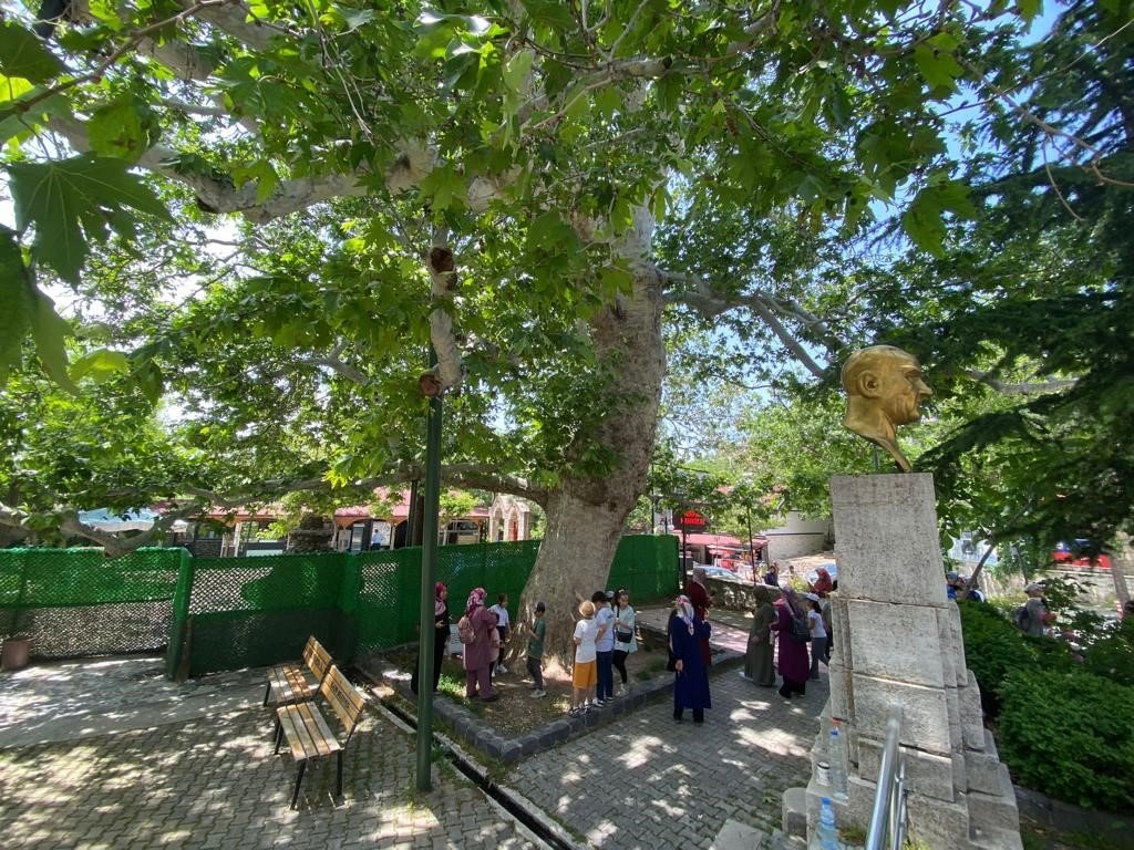 Evliya Çelebi gölgesinde not almıştı, ağırlığını kaldıramayınca güçlendirildi