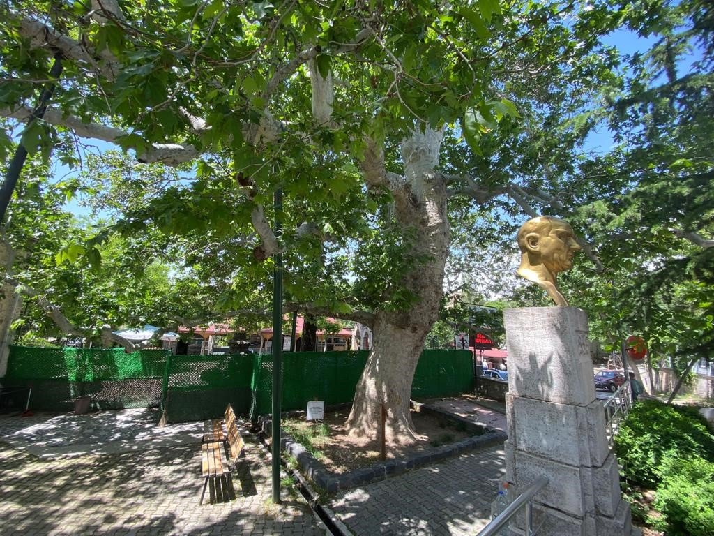 Evliya Çelebi gölgesinde not almıştı, ağırlığını kaldıramayınca güçlendirildi