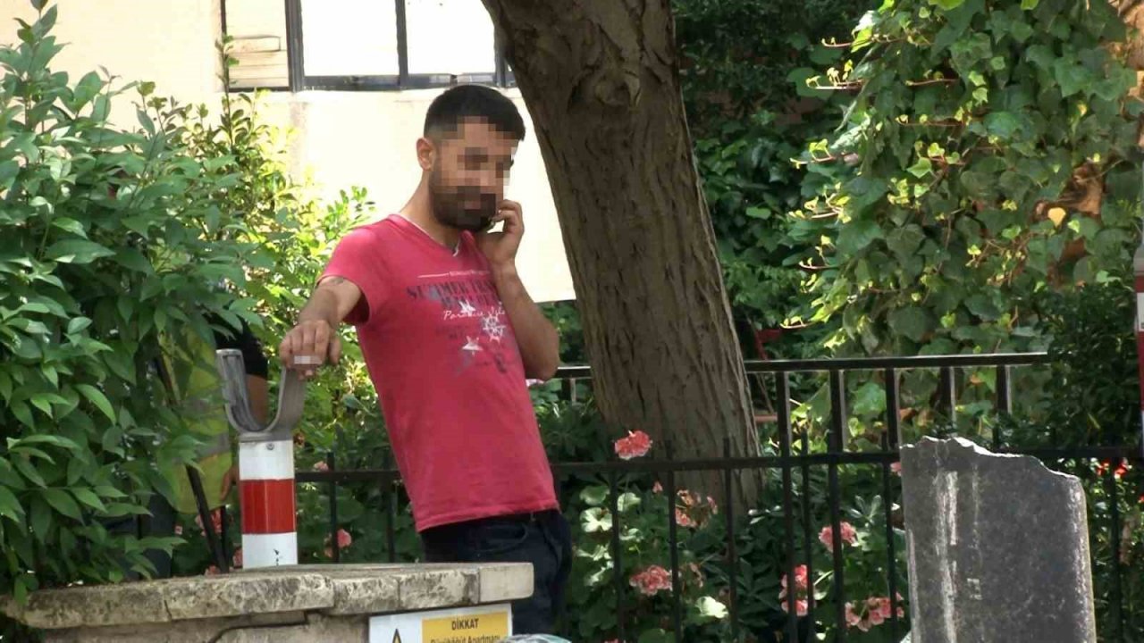 Kadıköy’de doğal gaz borusu patladı, sigarayla başında bekledi