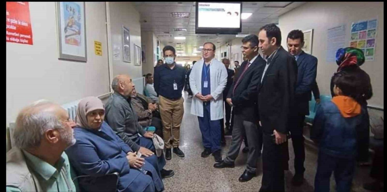 İl Sağlık Müdürü Korkmaz, Bolvadin’deki Devlet Hastanesi’nde hastaların sorunlarını dinledi