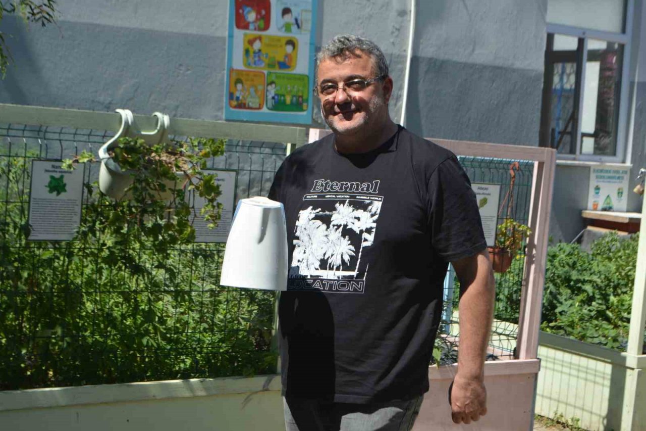 Ayvalık’ın Sakarya Mahallesi bahçesinde geleneksel kahvaltı