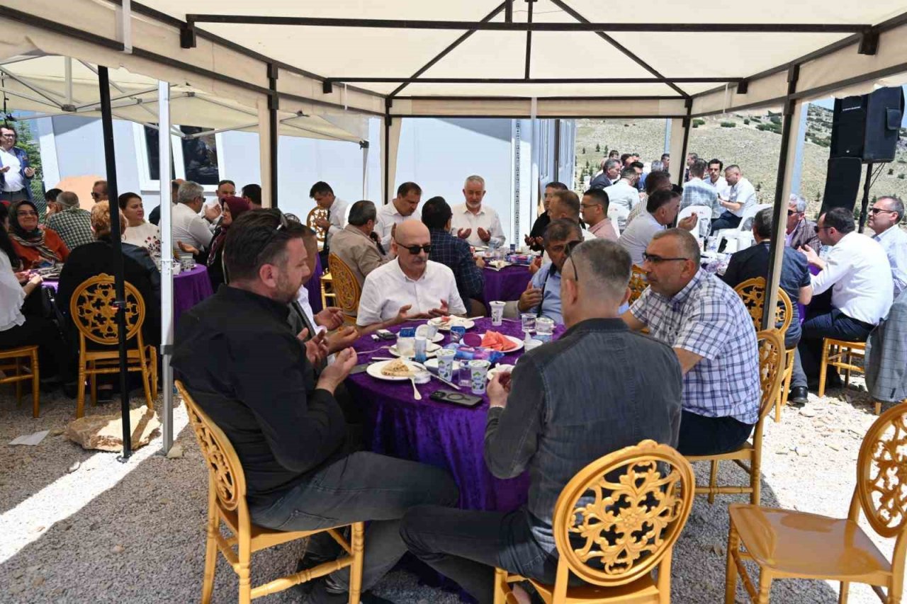 Isparta Belediyesi atıl arazileri güneş enerjisi santrallerine dönüştürdü