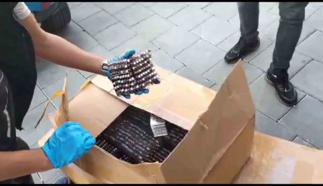 İzmir’de binlerce sentetik ecza maddesi ele geçirildi