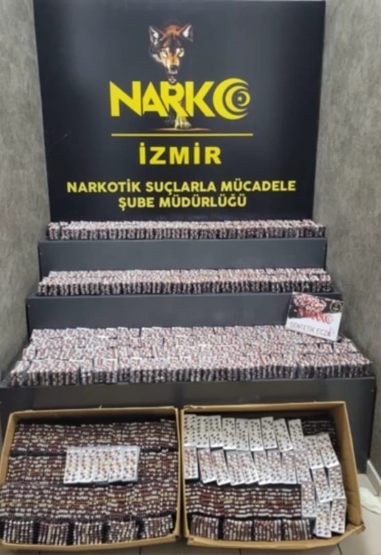 İzmir’de binlerce sentetik ecza maddesi ele geçirildi