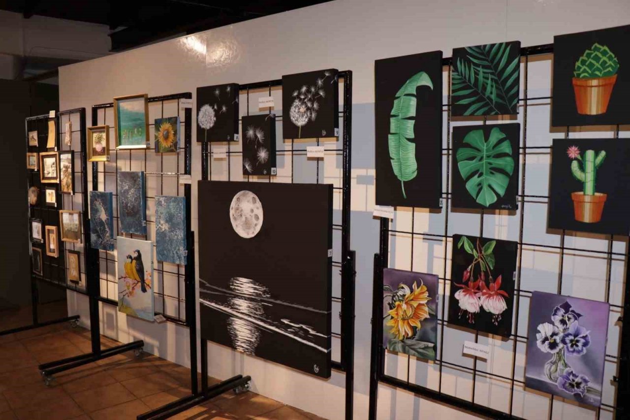 "Palet" karma sergisi sanatseverleri bekliyor