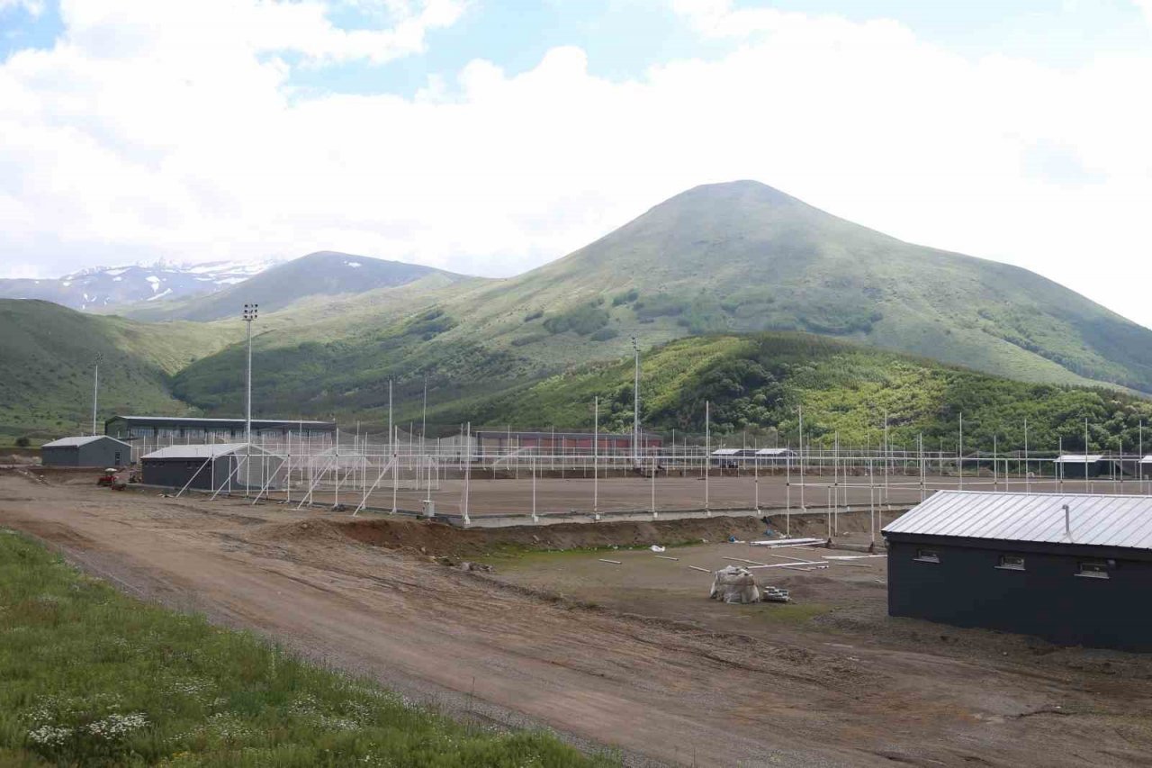 Büyükkılıç: “Yüksek İrtifa Kamp Merkezi’nde 4 sahayı daha hizmete açıyoruz”