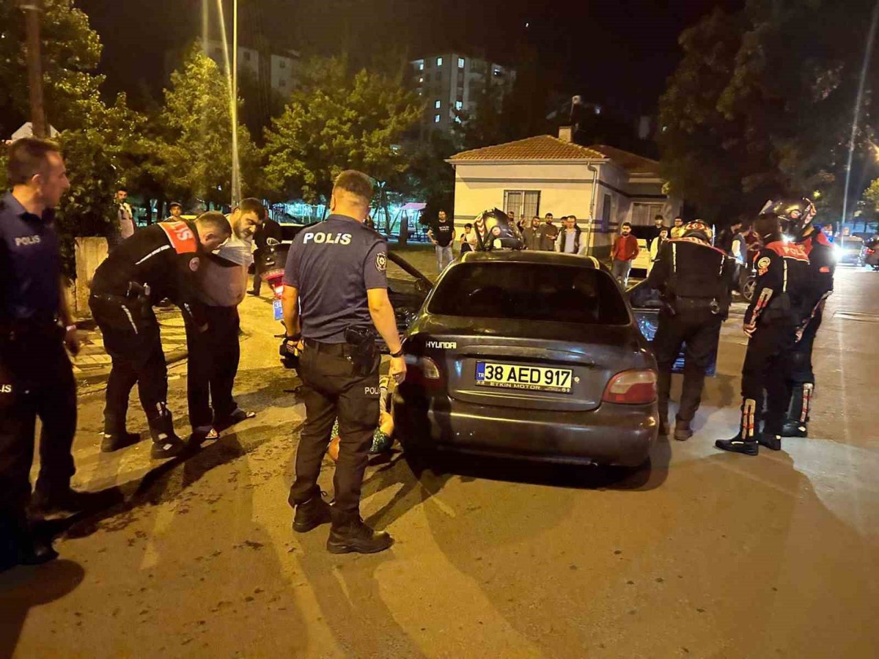 Kayseri’de uygulamadan kaçan 2 şahıs kovalamaca sonucu yakayı ele verdi