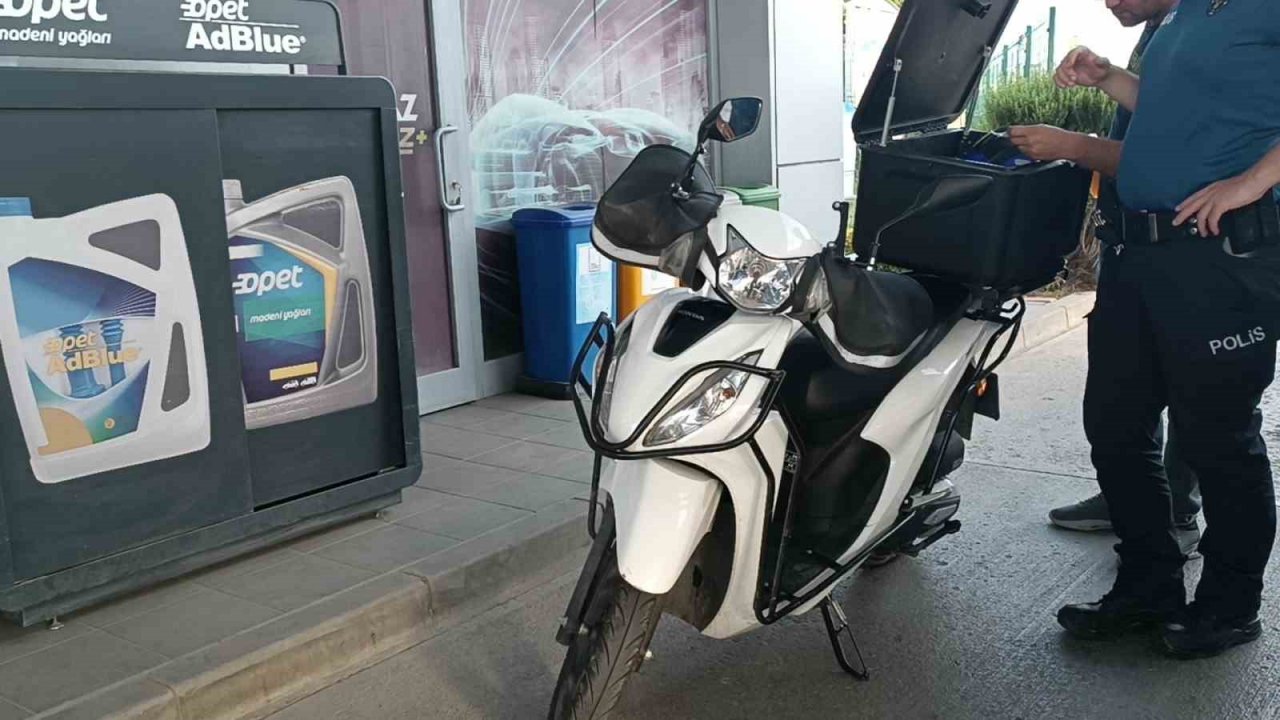 Motosiklette dengesini kaybedip düştü