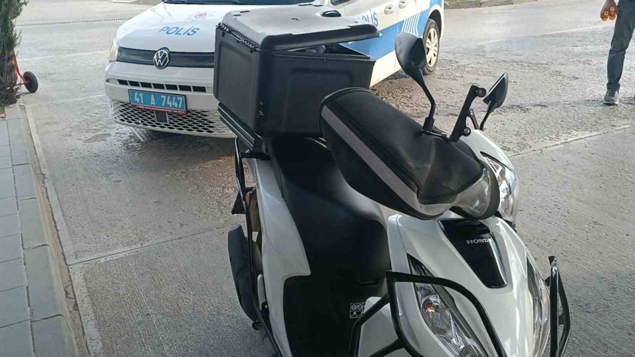 Motosiklette dengesini kaybedip düştü