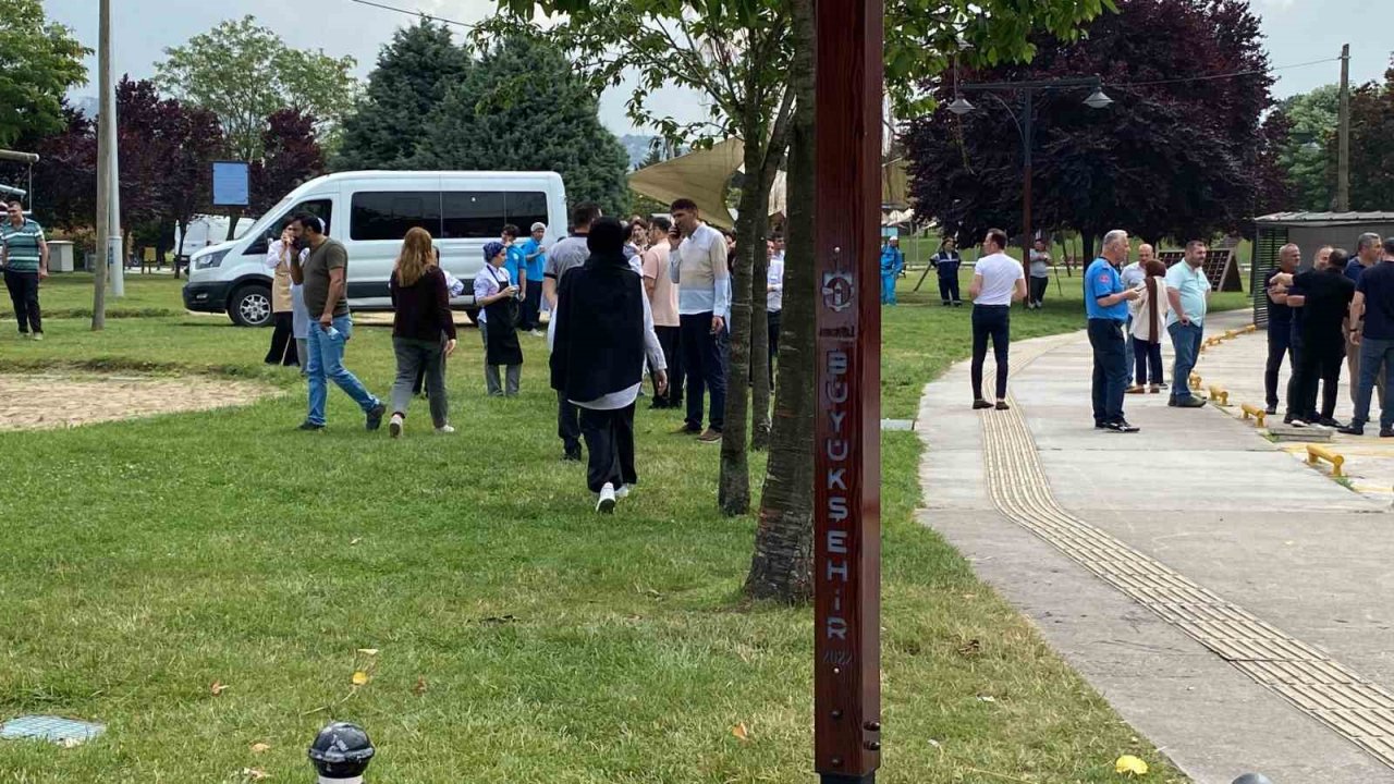 Restoranın bacasında çıkan yangın korkuttu