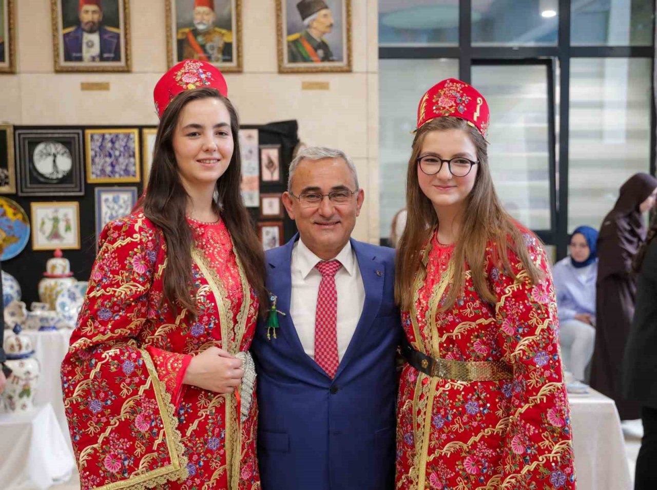 Kütahya’da üreten kadınların yıl sonu sergisi