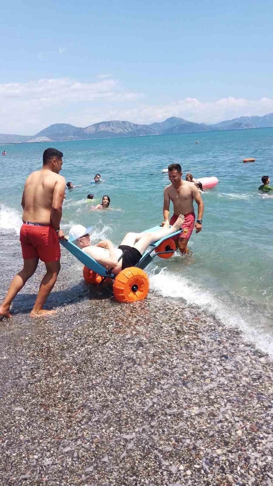 Deniz keyfi engel tanımıyor