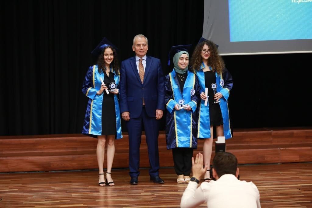 PAÜ’de mezuniyet coşkusu başladı