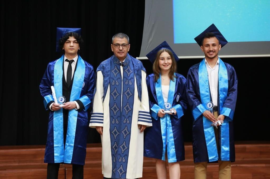 PAÜ’de mezuniyet coşkusu başladı