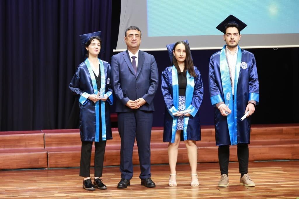 PAÜ’de mezuniyet coşkusu başladı