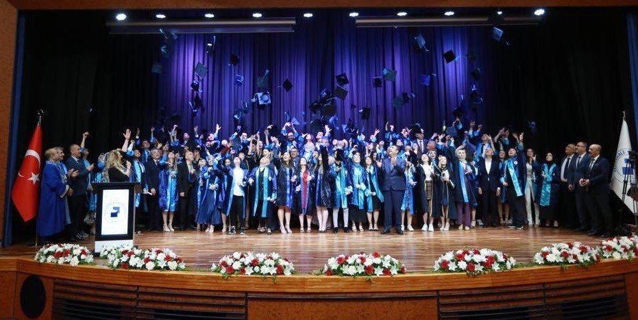 PAÜ’de mezuniyet coşkusu başladı