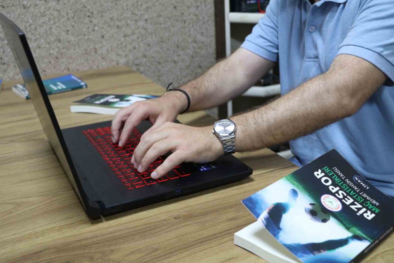 Rizeli araştırmacı, Rizespor’un 55 sezonluk maç istatistiklerini kitap haline getirdi