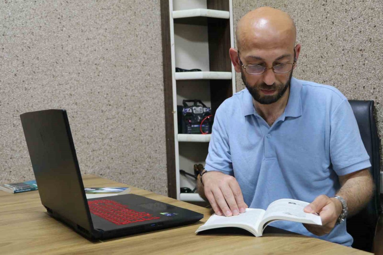 Rizeli araştırmacı, Rizespor’un 55 sezonluk maç istatistiklerini kitap haline getirdi