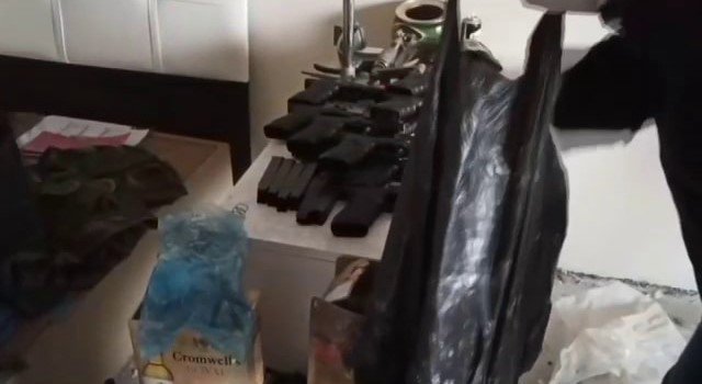 Polisten silah ve mühimmat kaçakçılığı operasyonu: 17 gözaltı