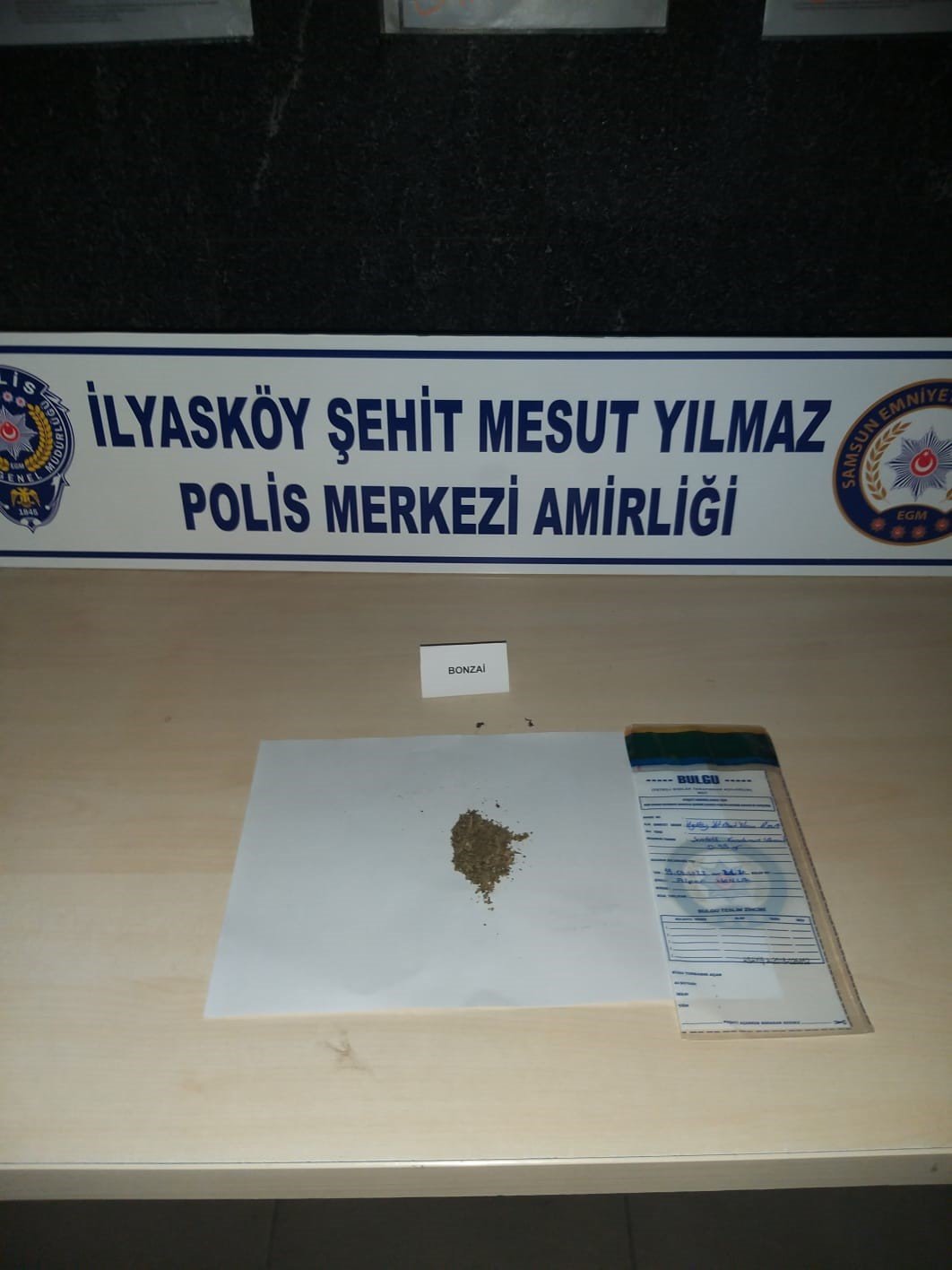 Polis merkezi ekipleri 3 ayrı kişiyi uyuşturucuyla yakaladı