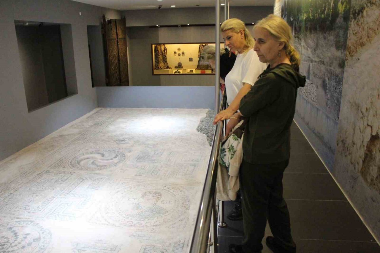 Amasya’da bin 700 yıllık ’mozaik’ sergilenmeye başlandı