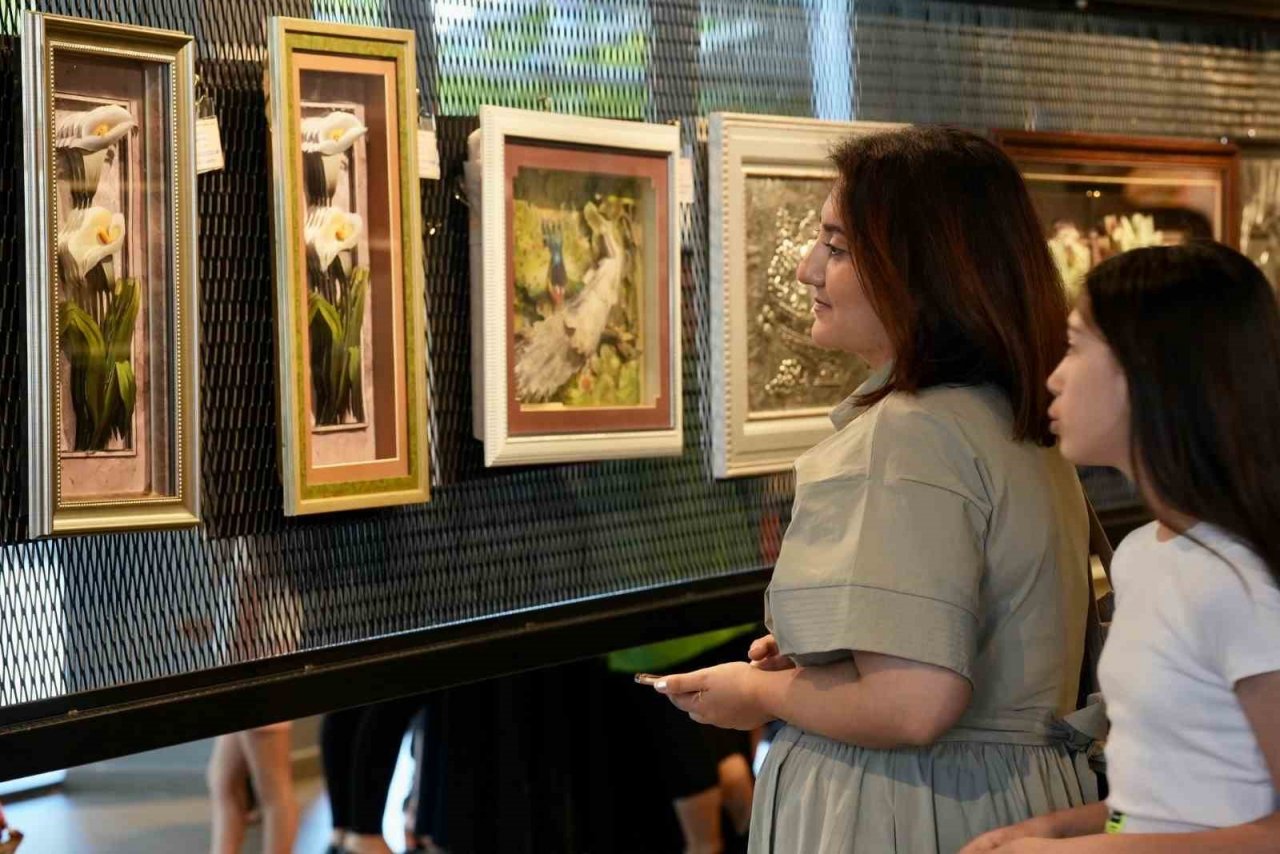 Kadınların, yağlı boya ve rölyef eserleri görücüye çıktı