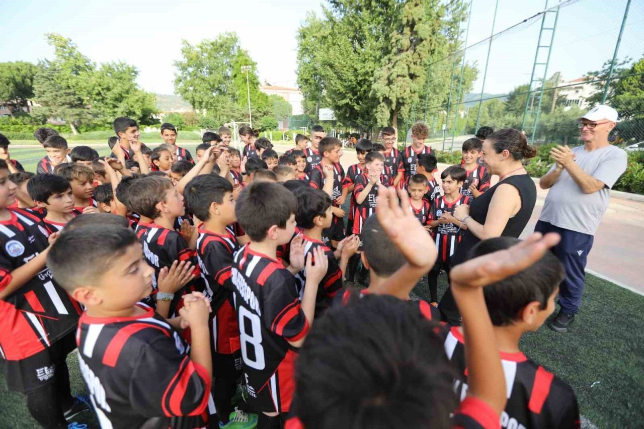 Selçuk Belediyesi’nin spora ve sporcuya desteği devam ediyor