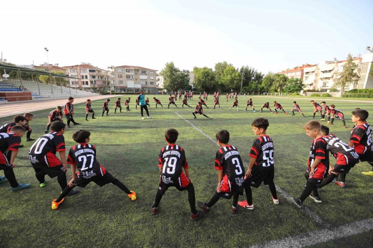 Selçuk Belediyesi’nin spora ve sporcuya desteği devam ediyor