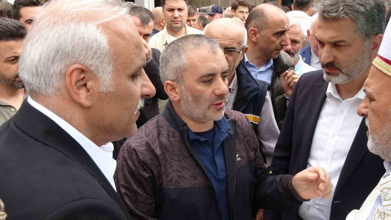 Başına isabet eden yorgun mermi nedeniyle hayatını kaybeden 9 yaşındaki Kerem Can son yolculuğuna uğurlandı