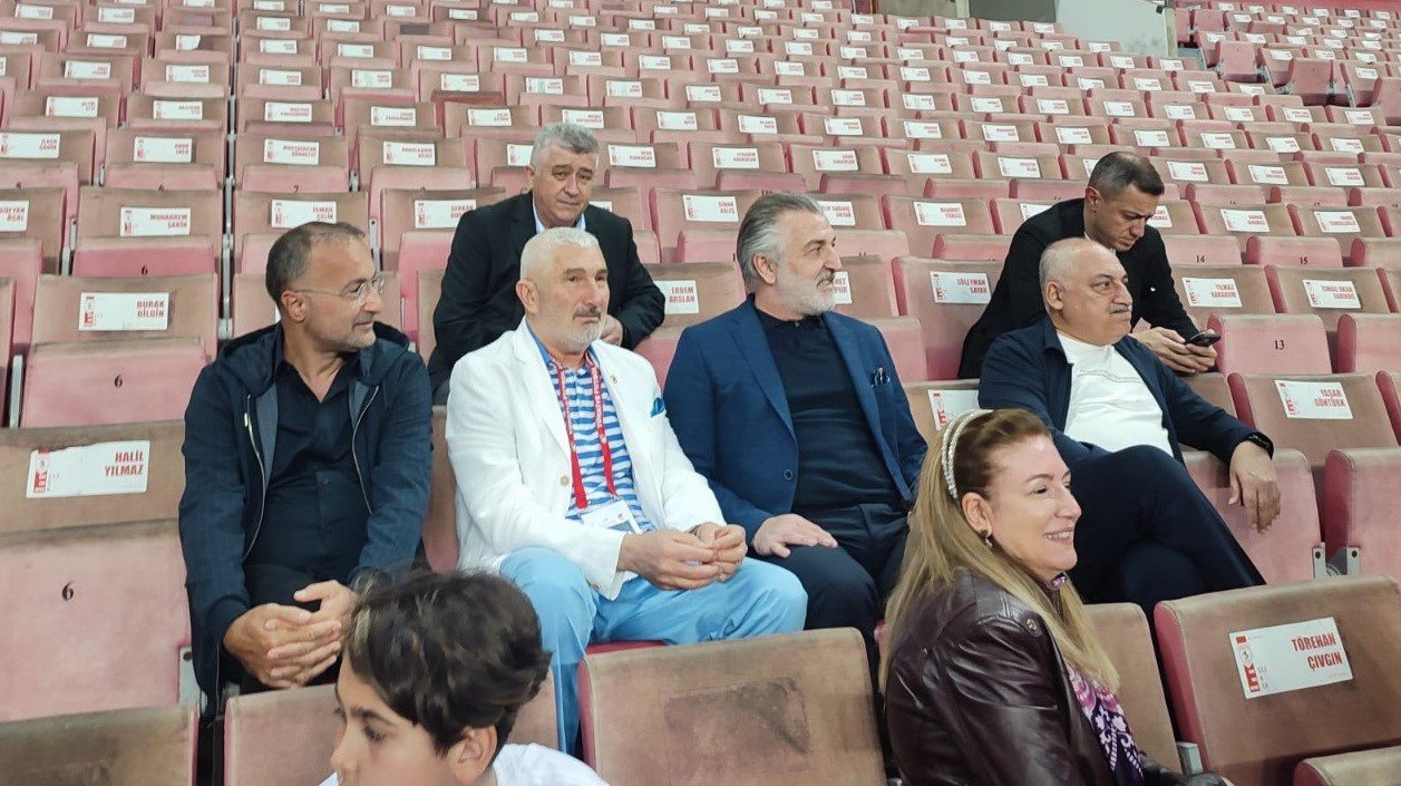 TÜRFAD’dan milli maça özel ’vefa’ plaketleri