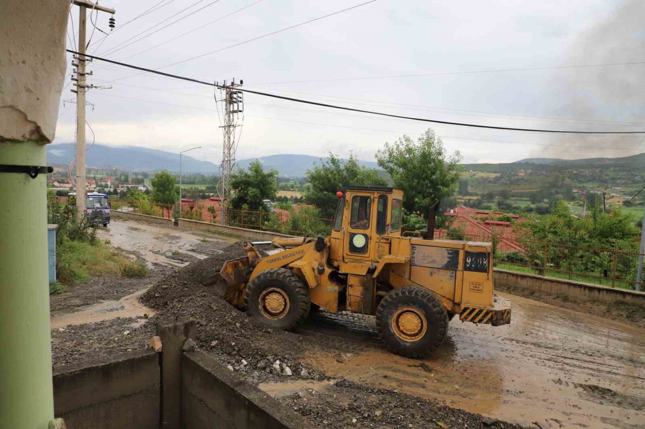 Belediye başkanı ekiplerle birlikte sahaya indi