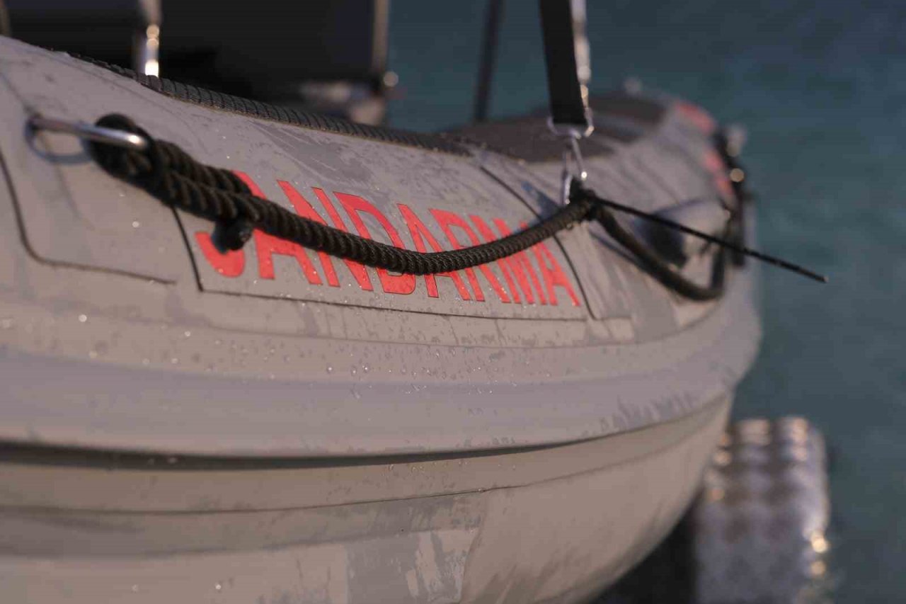 Salda Gölü’nün güvenliği karada 8X8 amfibik UTV’ler, gölde elektrikli amfibi botlar ile sağlanıyor