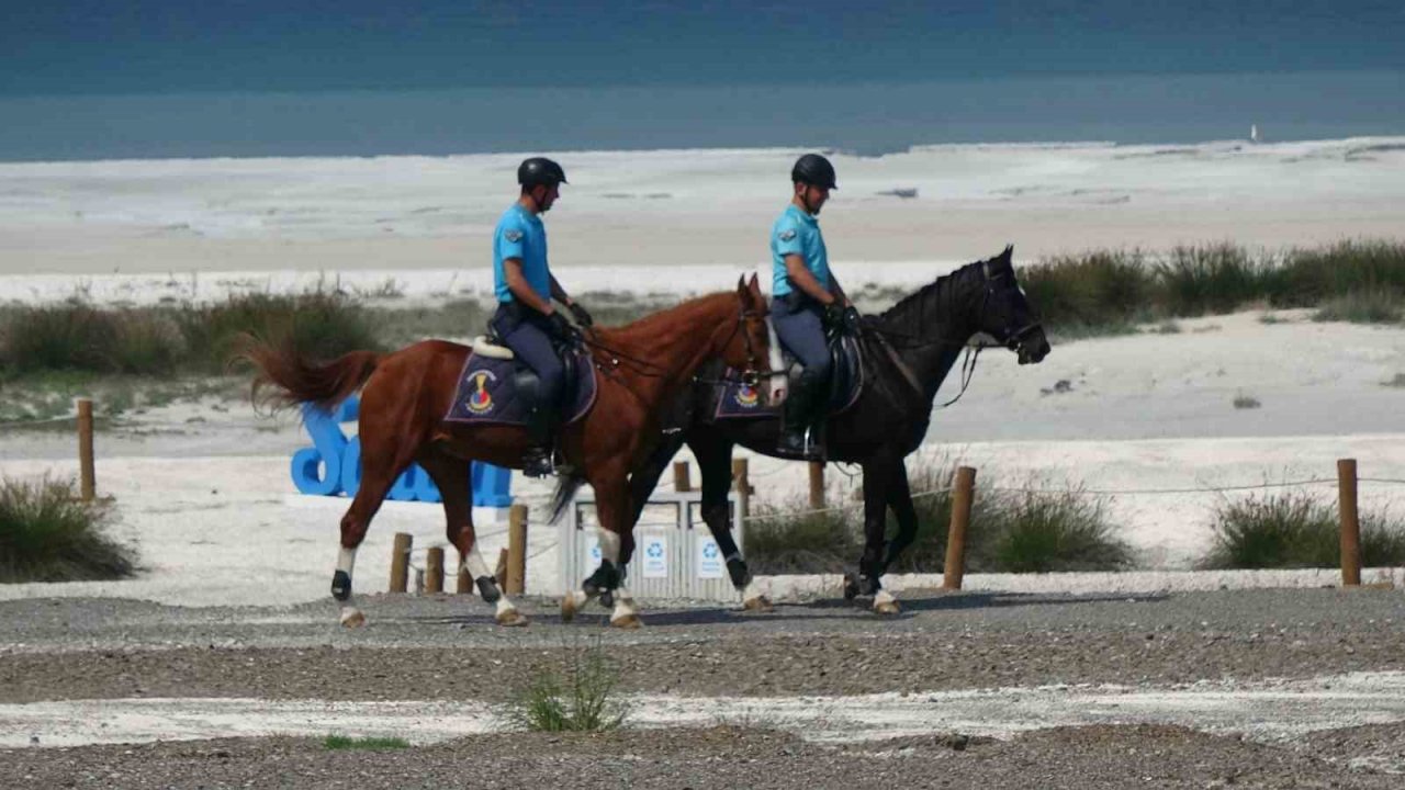 Salda Gölü’nün güvenliği karada 8X8 amfibik UTV’ler, gölde elektrikli amfibi botlar ile sağlanıyor