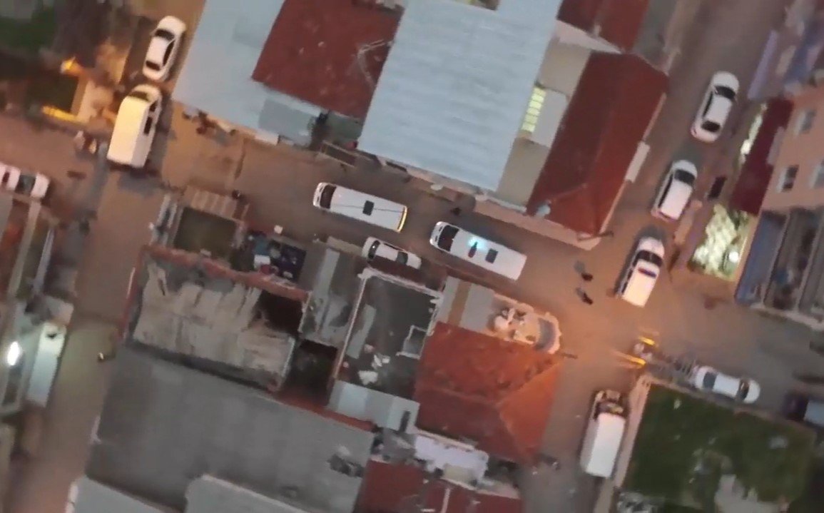 İzmir merkezli yasa dışı bahis operasyonu: 17 gözaltı