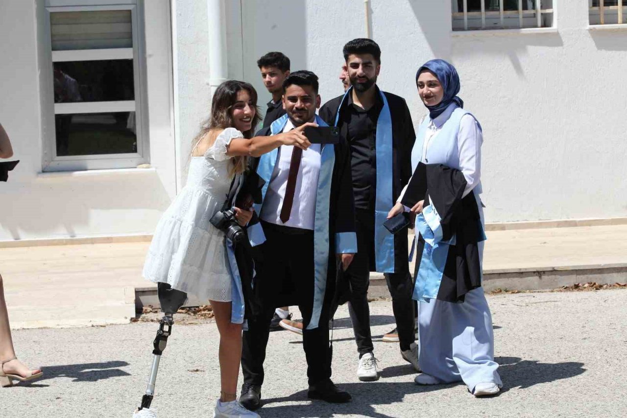 Hemşirelik Fakültesi’nde yemin töreni düzenlendi