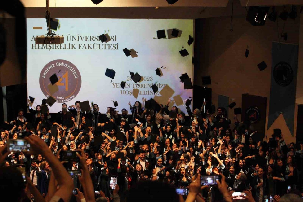 Hemşirelik Fakültesi’nde yemin töreni düzenlendi