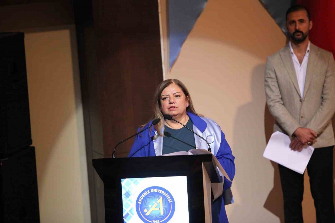 Hemşirelik Fakültesi’nde yemin töreni düzenlendi