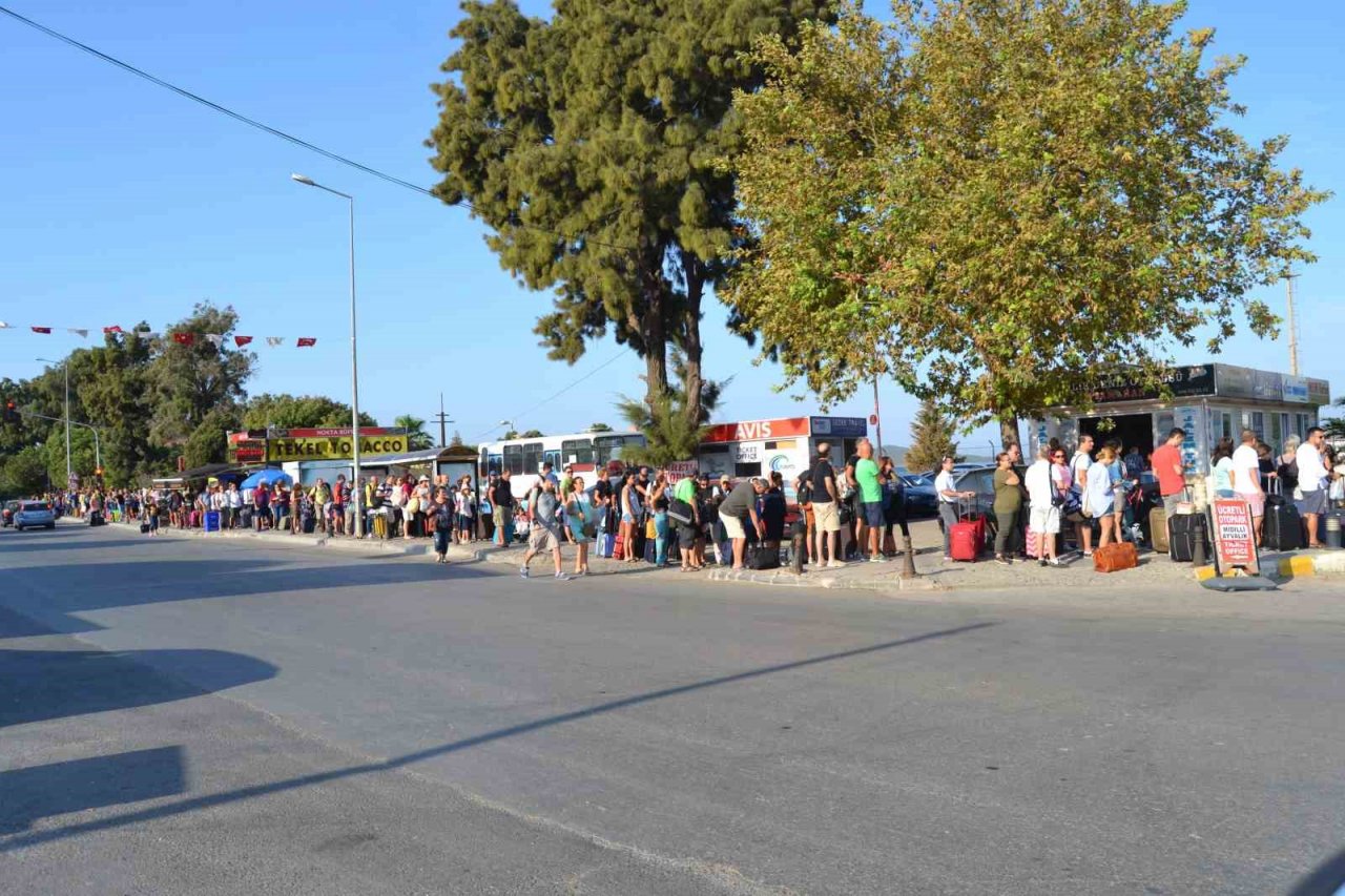 Balıkesirli deniz turizmcileri vize sorununa rağmen bayramda yüzde 90 civarında turist bekliyor